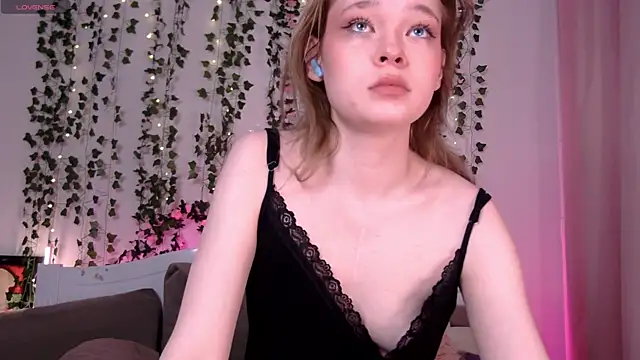 Kellybbface online show from October 2025 03:58:02 AM