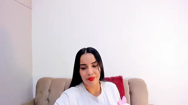 Snapshot of Violetta_0 chatting on March 2025 04:33:02 PM Violetta 0 online show from March 2025 04:33:02 PM