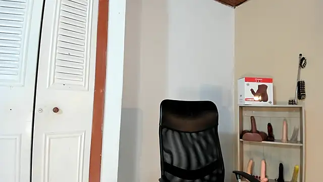 Snapshot of Violetta_0 chatting on September 2025 01:27:02 PM Violetta 0 online show from September 2025 01:27:02 PM