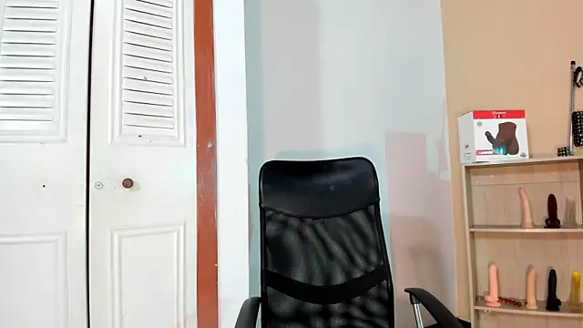 Snapshot of Violetta_0 chatting on October 2025 01:14:01 PM Violetta 0 online show from October 2025 01:14:01 PM