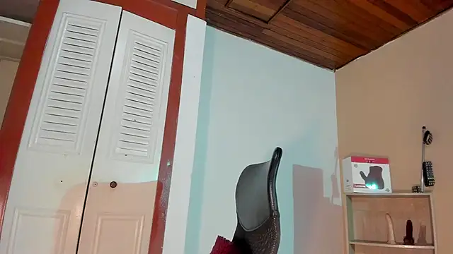 Snapshot of Violetta_0 chatting on October 2025 01:35:02 PM Violetta 0 online show from October 2025 01:35:02 PM