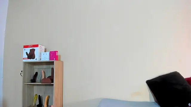 Snapshot of Violetta_0 chatting on February 2026 01:10:01 PM Violetta 0 online show from February 2026 01:10:01 PM