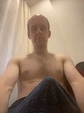 LynnAhNight online show from September 2025 03:20:01 AM