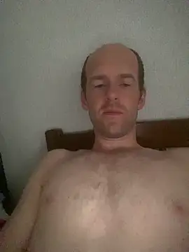 Snapshot of LynnAhNight chatting on July 2026 05:34:01 AM LynnAhNight online show from July 2026 05:34:01 AM