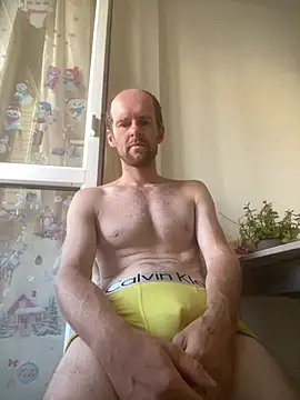 Snapshot of LynnAhNight chatting on July 2026 03:26:01 AM LynnAhNight online show from July 2026 03:26:01 AM