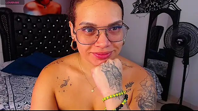 Snapshot of Taliana36 chatting on October 2025 12:23:01 PM Taliana36 online show from October 2025 12:23:01 PM
