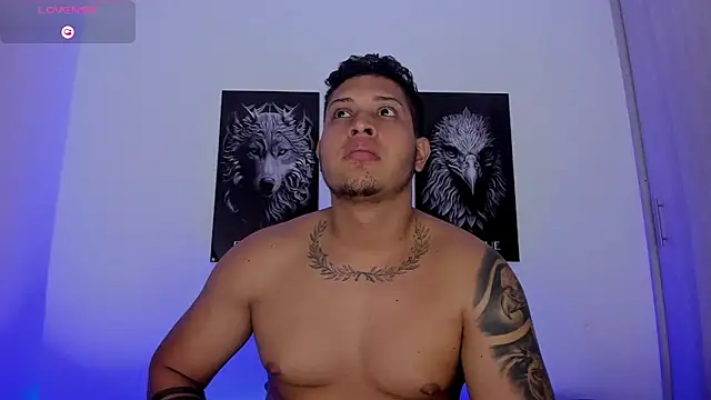 Snapshot of JohanSmith chatting on November 2025 11:35:01 PM JohanSmith online show from November 2025 11:35:01 PM