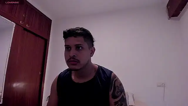 JohanSmith online show from May 2026 12:13:02 PM