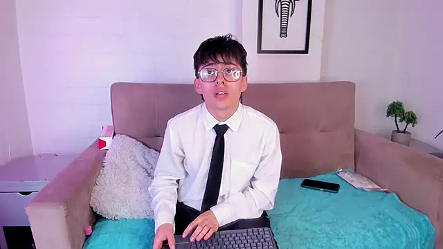Snapshot of PepperTwink chatting on February 2025 01:07:01 PM PepperTwink online show from February 2025 01:07:01 PM