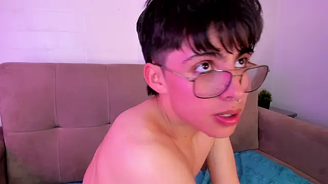Snapshot of PepperTwink chatting on March 2025 04:35:02 PM PepperTwink online show from March 2025 04:35:02 PM