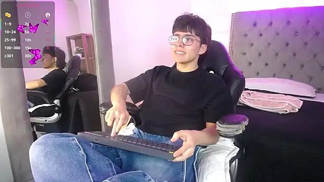 Snapshot of PepperTwink chatting on September 2025 04:06:02 PM PepperTwink online show from September 2025 04:06:02 PM