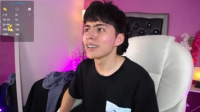 Snapshot of PepperTwink chatting on September 2025 04:18:02 PM PepperTwink online show from September 2025 04:18:02 PM