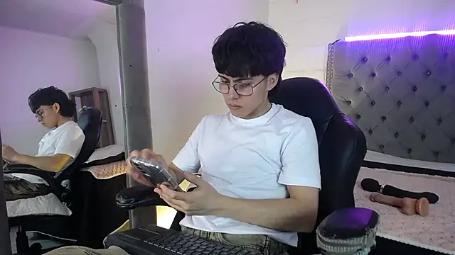 Snapshot of PepperTwink chatting on September 2025 04:08:01 PM PepperTwink online show from September 2025 04:08:01 PM
