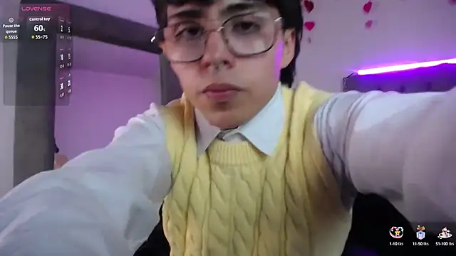 Snapshot of PepperTwink chatting on September 2025 04:53:02 PM PepperTwink online show from September 2025 04:53:02 PM