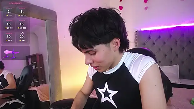 Snapshot of PepperTwink chatting on September 2025 04:18:02 PM PepperTwink online show from September 2025 04:18:02 PM
