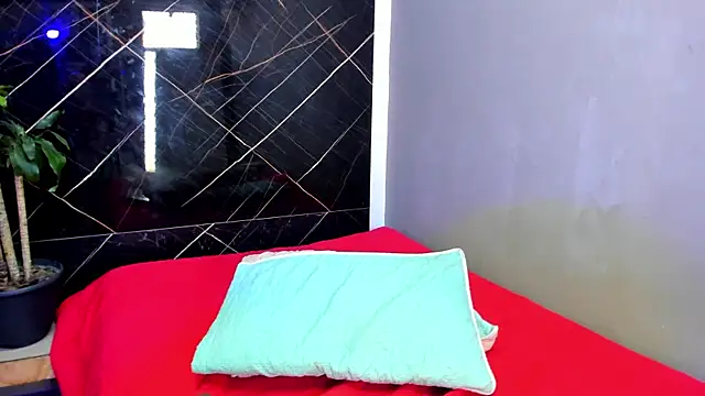 maddie 18 online show from March 2025 03:19:01 PM