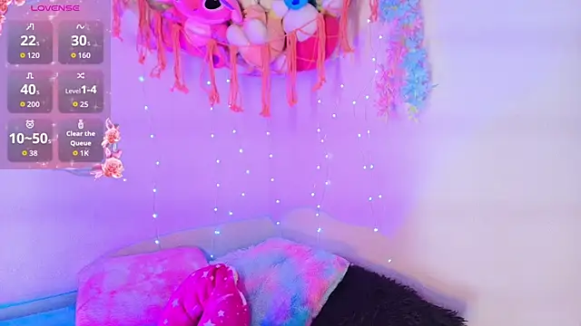 maddie 18 online show from September 2025 10:17:01 AM