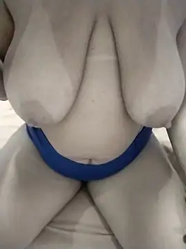 yannaluuxehot online show from February 2025 03:56:02 AM