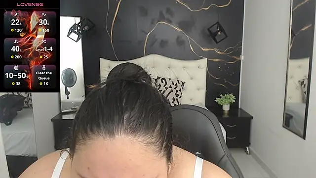 Aaliyah11 online show from November 2025 01:17:02 AM