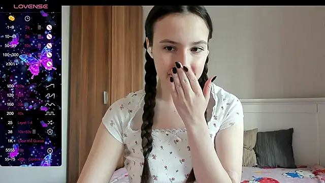 Snapshot of Cute__Nana chatting on October 2025 06:02:02 AM Cute Nana online show from October 2025 06:02:02 AM