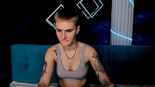 LindaBryantt online show from March 2025 03:12:01 AM