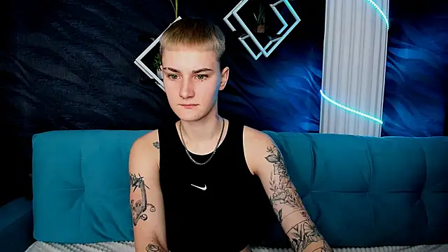 LindaBryantt online show from March 2025 03:10:02 AM