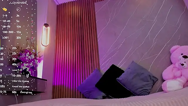 ariana jhonson1 online show from October 2025 12:24:02 PM