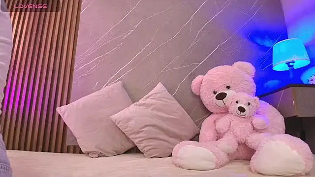 ariana jhonson1 online show from February 2026 12:14:01 PM