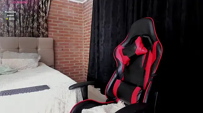 Snapshot of playsweetashley_ chatting on February 2025 03:48:01 AM playsweetashley online show from February 2025 03:48:01 AM