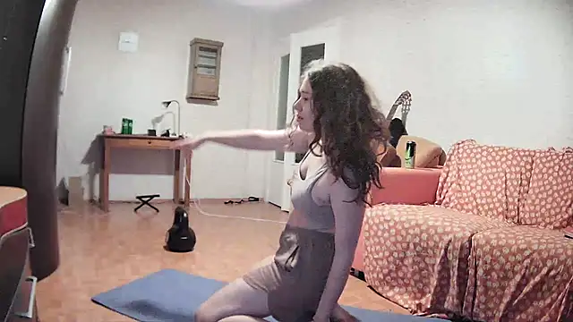 Snapshot of girliemilk chatting on March 2025 09:22:01 PM girliemilk online show from March 2025 09:22:01 PM