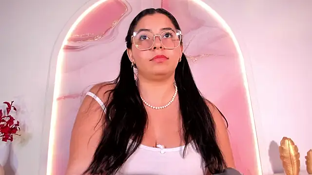 Snapshot of Sofii_Lopezz chatting on February 2025 02:21:01 PM Sofii Lopezz online show from February 2025 02:21:01 PM