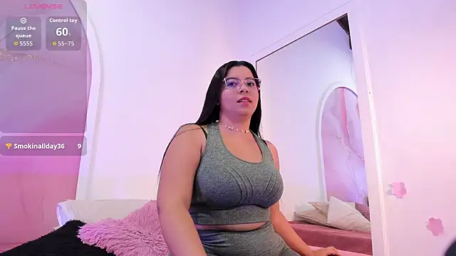 Snapshot of Sofii_Lopezz chatting on September 2025 11:56:01 AM Sofii Lopezz online show from September 2025 11:56:01 AM