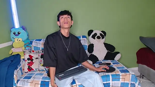 Snapshot of the_murderer chatting on November 2025 02:51:02 PM the murderer online show from November 2025 02:51:02 PM