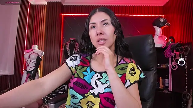 XiaQueen online show from December 2025 09:01:02 PM