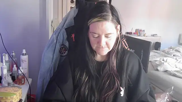 Snapshot of AureliaXOX chatting on September 2025 09:24:01 AM AureliaXOX online show from September 2025 09:24:01 AM