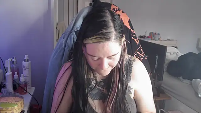 Snapshot of AureliaXOX chatting on September 2025 08:51:02 AM AureliaXOX online show from September 2025 08:51:02 AM