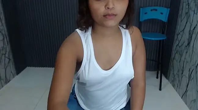 Snapshot of shabrina_xxx chatting on March 2025 04:24:01 PM shabrina xxx online show from March 2025 04:24:01 PM