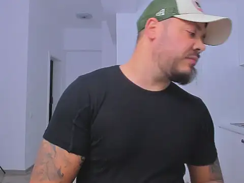 ZackMasterss online show from November 2025 11:25:01 PM