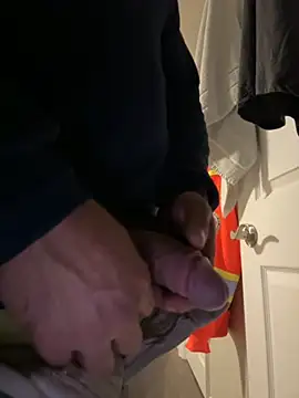 aleds17668 online show from October 2025 04:35:02 AM