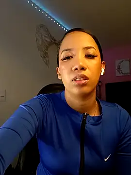 SallyWhitee online show from April 2026 05:32:02 AM