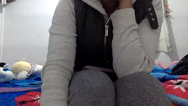 sharonlopez9611 online show from December 2025 03:35:02 AM