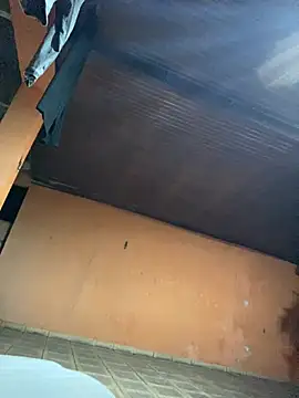 Mineirinho043 online show from April 2026 11:19:02 PM