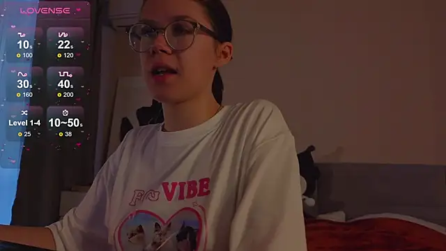 Mia Luw online show from October 2025 04:52:01 AM