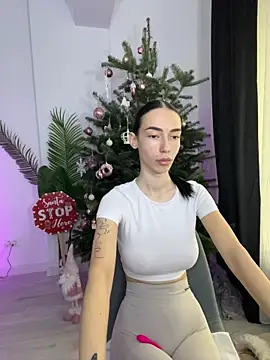 Celine Roxelle online show from November 2025 11:58:01 AM