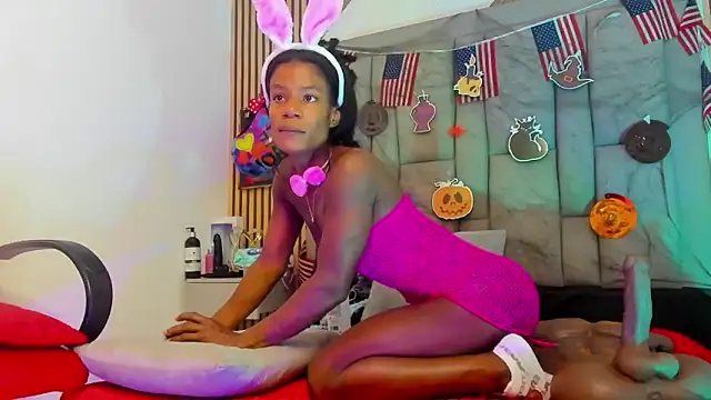 Snapshot of dafnnelewis chatting on October 2025 01:44:01 PM dafnnelewis online show from October 2025 01:44:01 PM