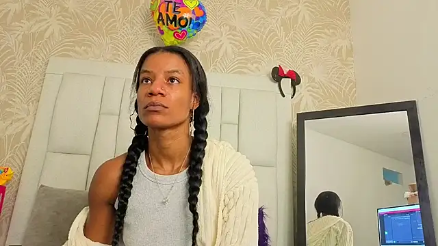 dafnnelewis online show from April 2026 11:13:02 AM