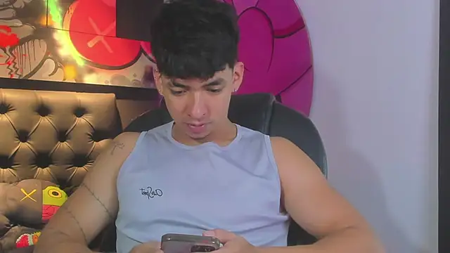 ISAAC CRYSTON online show from September 2025 07:39:02 PM