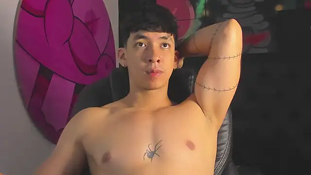 ISAAC CRYSTON online show from October 2025 07:33:01 PM