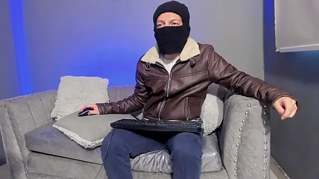 Snapshot of Golden-Boyy chatting on March 2025 12:13:01 PM Golden-Boyy online show from March 2025 12:13:01 PM