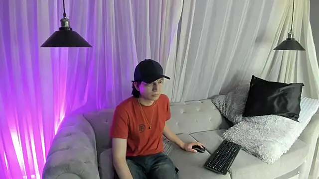 Snapshot of Golden-Boyy chatting on March 2025 12:11:02 PM Golden-Boyy online show from March 2025 12:11:02 PM